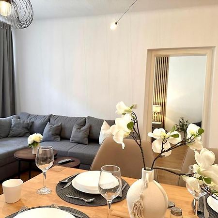 Modern Eingerichtete Wohnung Im Stadtzentrum Zittau Kostenloser Parkplatz エクステリア 写真