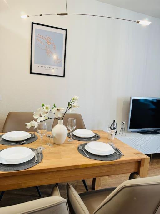 Modern Eingerichtete Wohnung Im Stadtzentrum Zittau Kostenloser Parkplatz エクステリア 写真