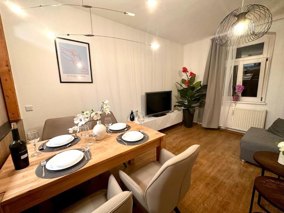 Modern Eingerichtete Wohnung Im Stadtzentrum Zittau Kostenloser Parkplatz エクステリア 写真