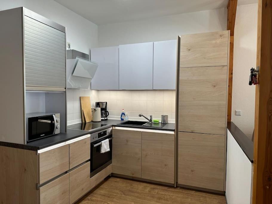 Modern Eingerichtete Wohnung Im Stadtzentrum Zittau Kostenloser Parkplatz エクステリア 写真